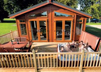Athelington Hall Farm Lodges